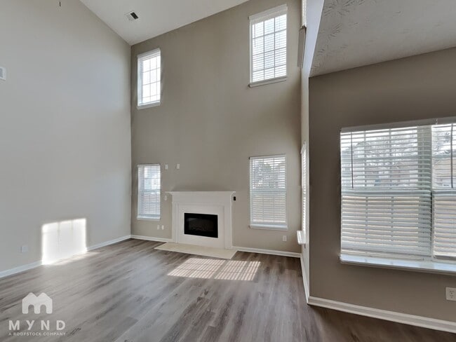 Building Photo - 3302 Summer Brooke Ln