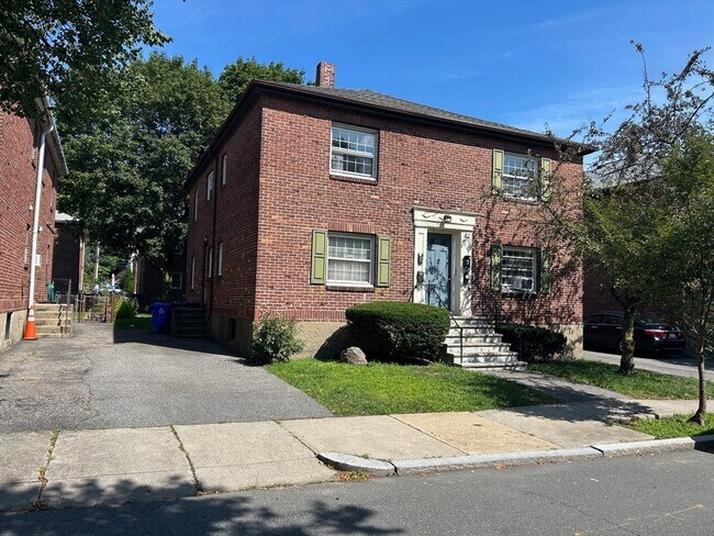 Primary Photo - 11 Beechcroft St