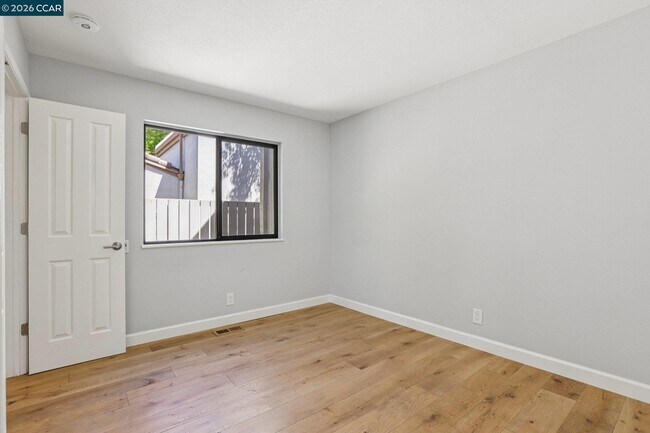 Building Photo - 1541 Moraga Way