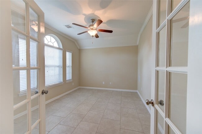 Building Photo - 6519 Point Hollow Ln