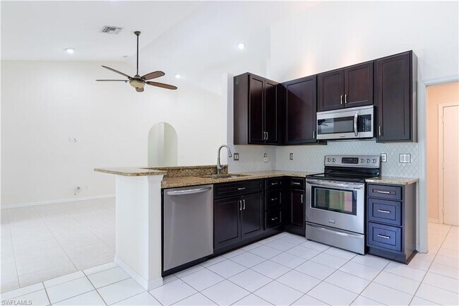 Building Photo - 687 Melville Ct