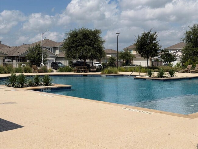 Building Photo - 10321 Forest Grove Dr