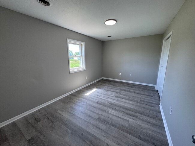 Building Photo - Connector Street 90/100