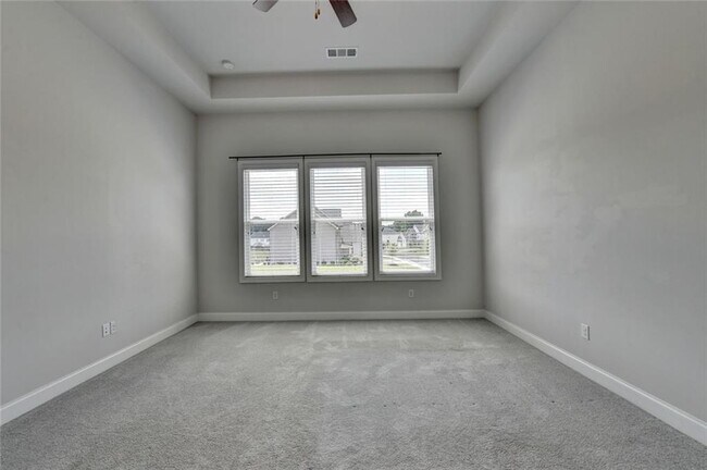 Building Photo - 3695 Andover St