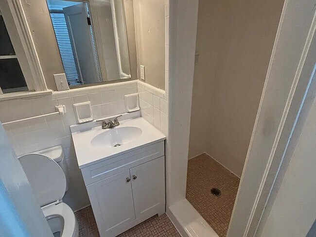 Building Photo - Crown Heights Home For Rent