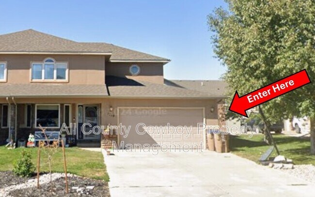 Building Photo - 1710 1/2 Walsh Court