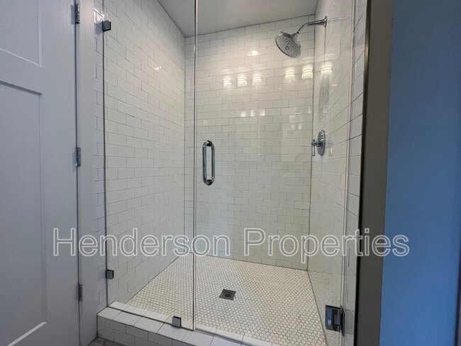 Building Photo - 705 Baldwin Ave