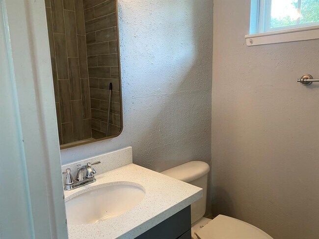 Building Photo - 6211 Westwick Dr