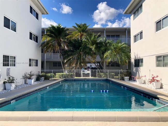 Building Photo - 462 Golden Isles Dr