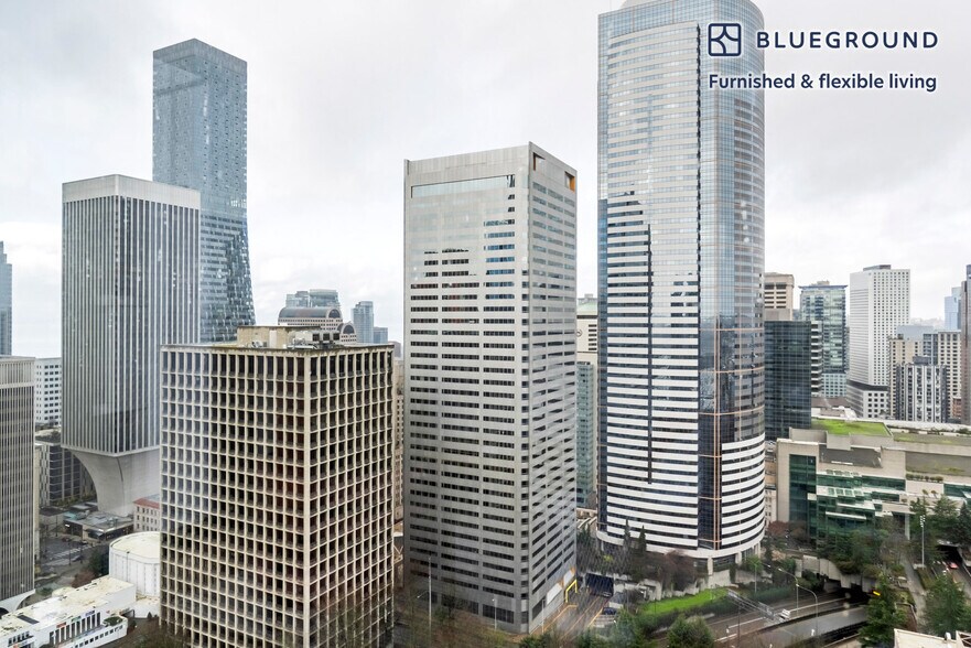 Building Photo - 704 Spring St