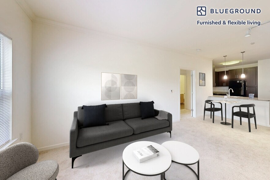 Building Photo - 80 North Centre Ave-SI FL3-ID3629A