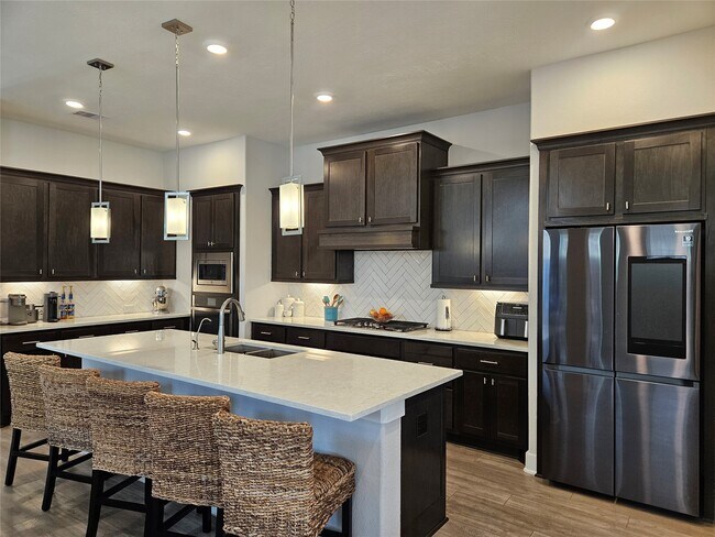 Building Photo - 15822 Pilot Knob Dr
