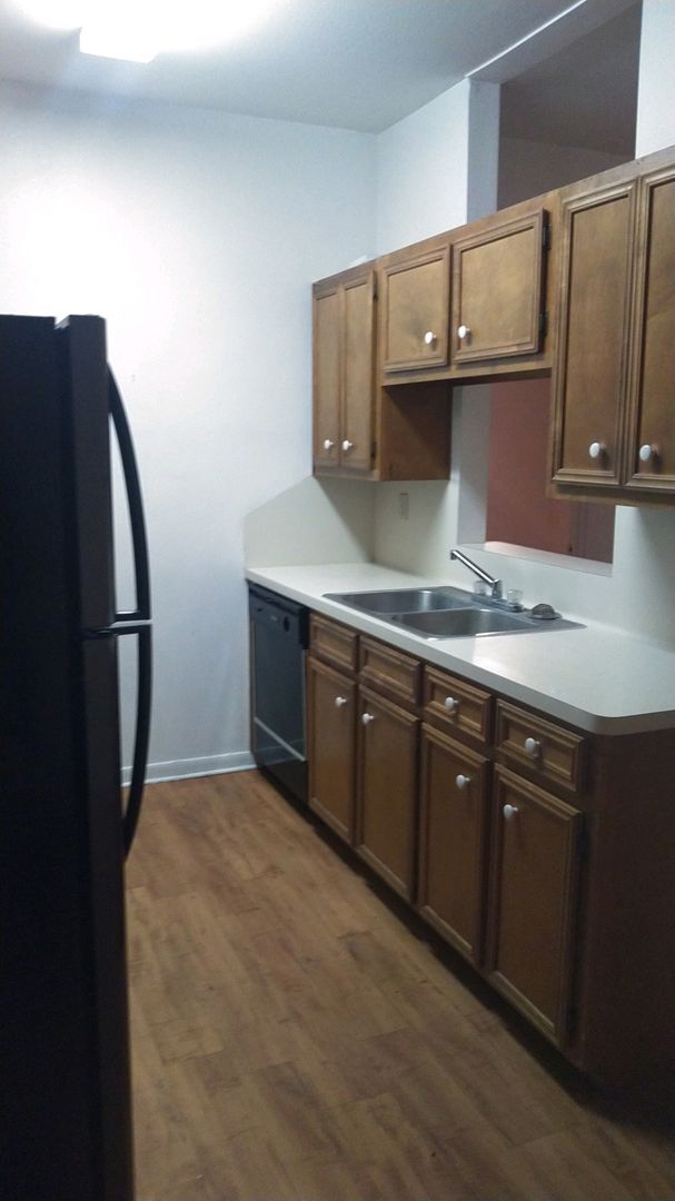 Building Photo - Monthly Paid Rent