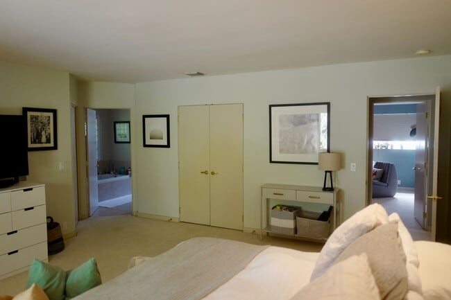 Building Photo - Coming Soon! Cozy home in South Pasadena.