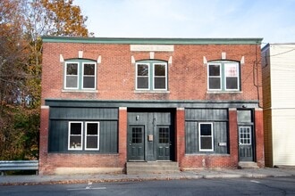 Building Photo - 3 Bridge St