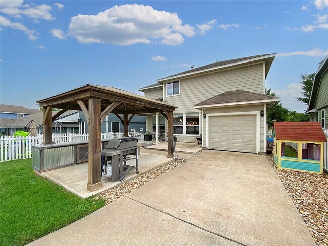 Building Photo - "Charming 3-Bedroom Retreat in Kyle, TX with Spacious Living and Modern Comforts!"