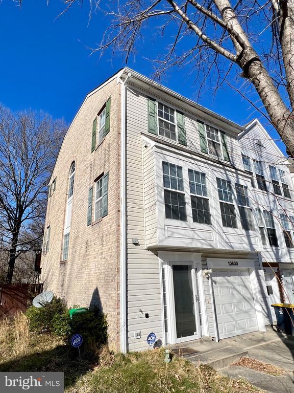 Building Photo - 10600 Elizabeth Parnum Pl