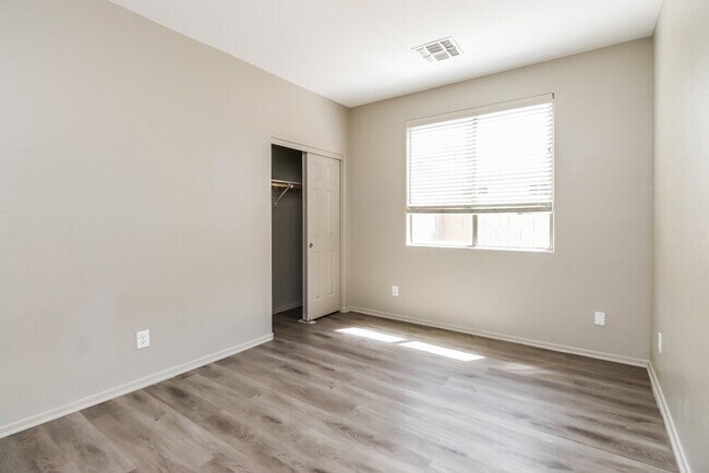 Building Photo - 2623 N Augustine