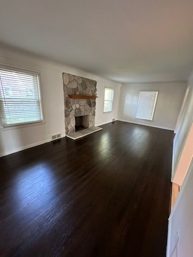 Building Photo - COMING SOON! 31807 W. Chicago, Livonia MI ...