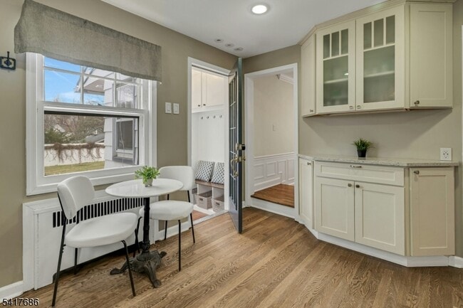 Building Photo - 21 Ridgedale Ave