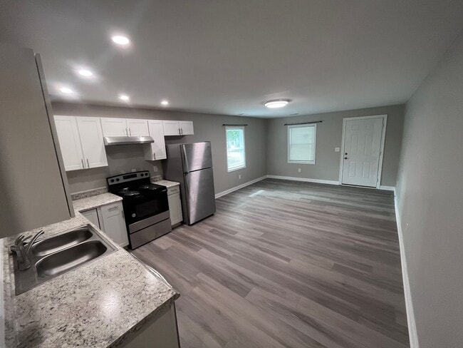 Building Photo - 2 Bedroom Updated Duplex in Frankfort