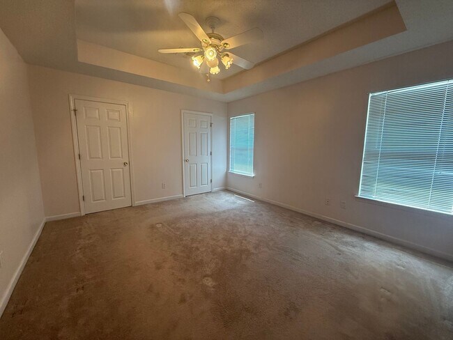 Building Photo - Two Bedroom Cutie