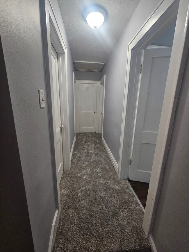 Building Photo - 1308 Loretta Ave