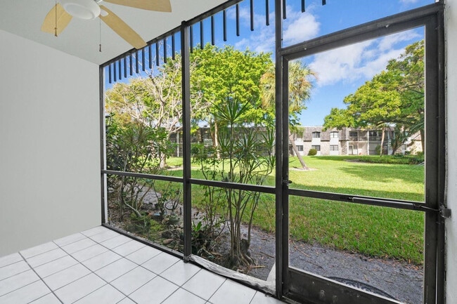 Building Photo - 3101 Oakland Shores Dr
