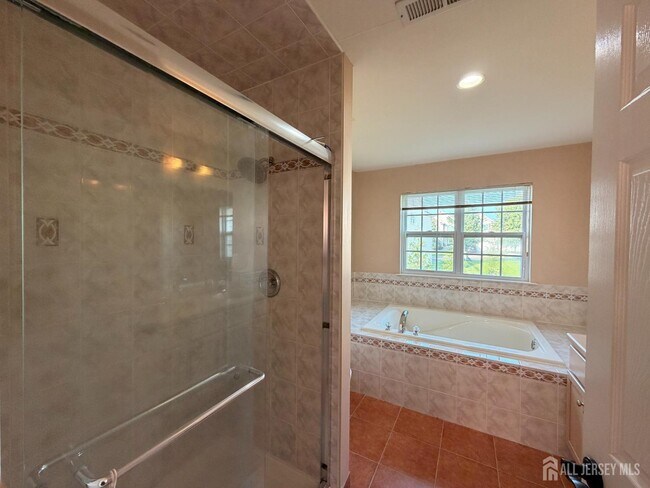 Building Photo - 87 Timberhill Dr