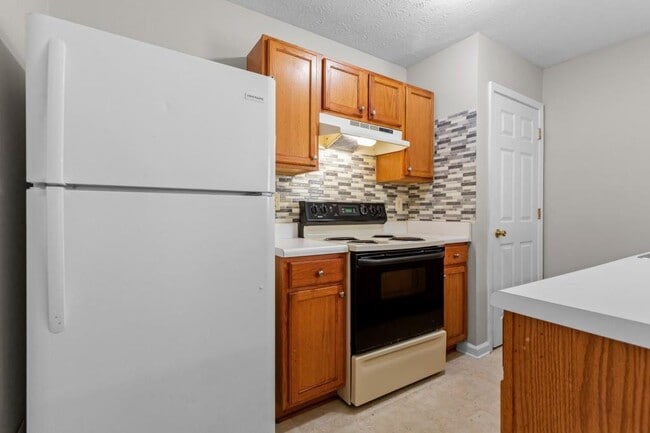 Building Photo - 2284 Oakland Spring Dr