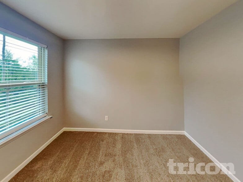 Building Photo - 306 Heroit Ct