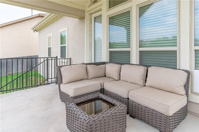 Building Photo - 4120 Vinalopo Dr