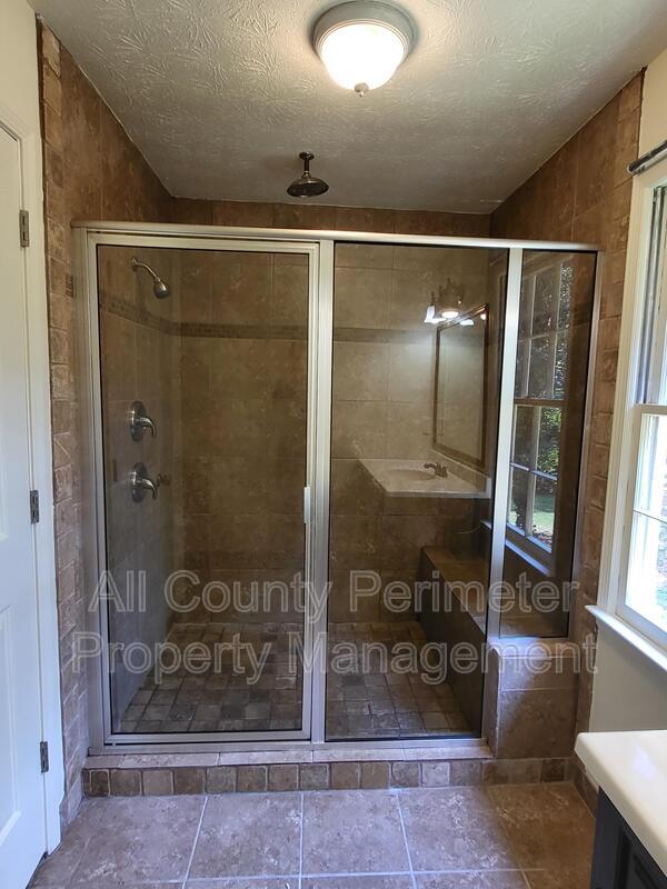 Building Photo - 1920 Shoreline Trace SW