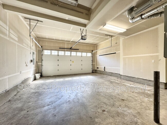 Building Photo - 13373 SW Shakespeare St