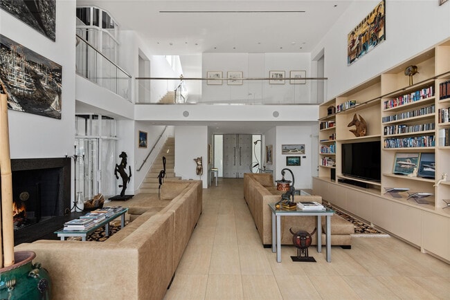 Building Photo - 500 Isle of Capri Dr