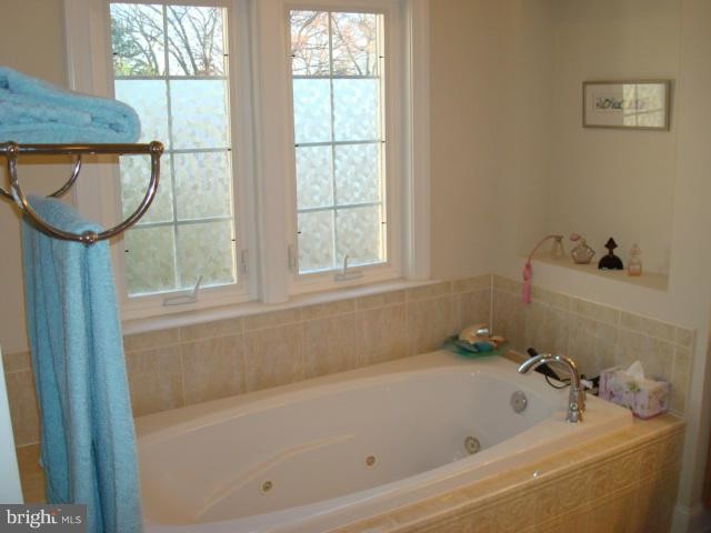 Building Photo - 2341 Brittany Parc Dr