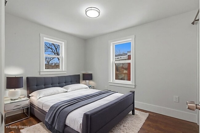 Building Photo - 18 Ronan St