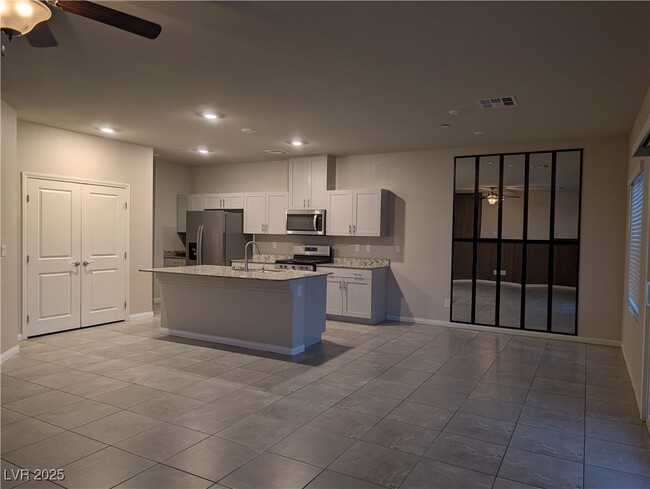 Building Photo - 5240 Sunstone Mesa Dr