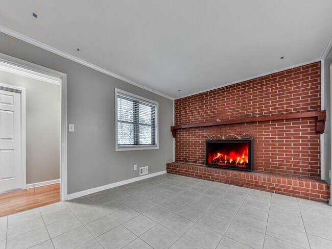 Building Photo - 5480 Burgess Dr