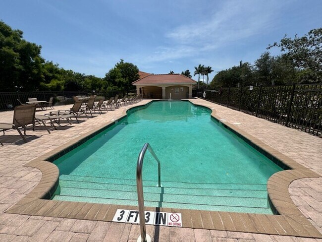 Building Photo - 2 bedroom 2 bathroom Condo In Enclave at C...