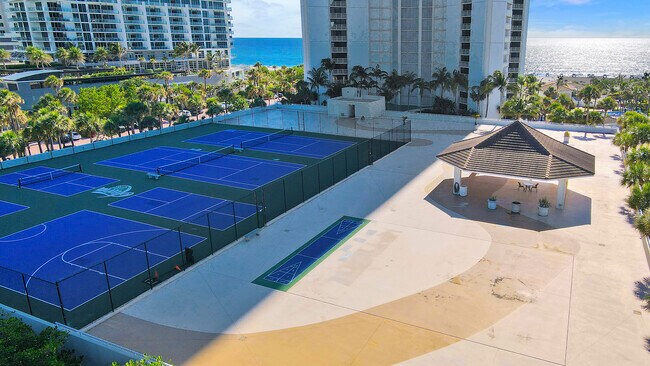 Building Photo - 3000 N Ocean Dr