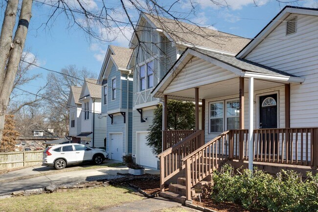 Building Photo - 2412 Chapel Ave