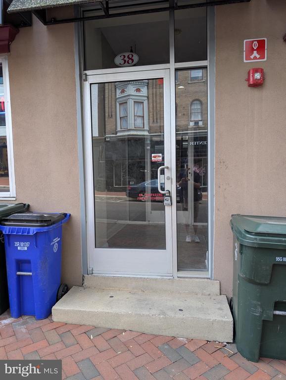 Building Photo - 38 N Potomac St
