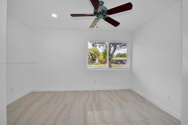 Building Photo - 13840 SW 74th Ave