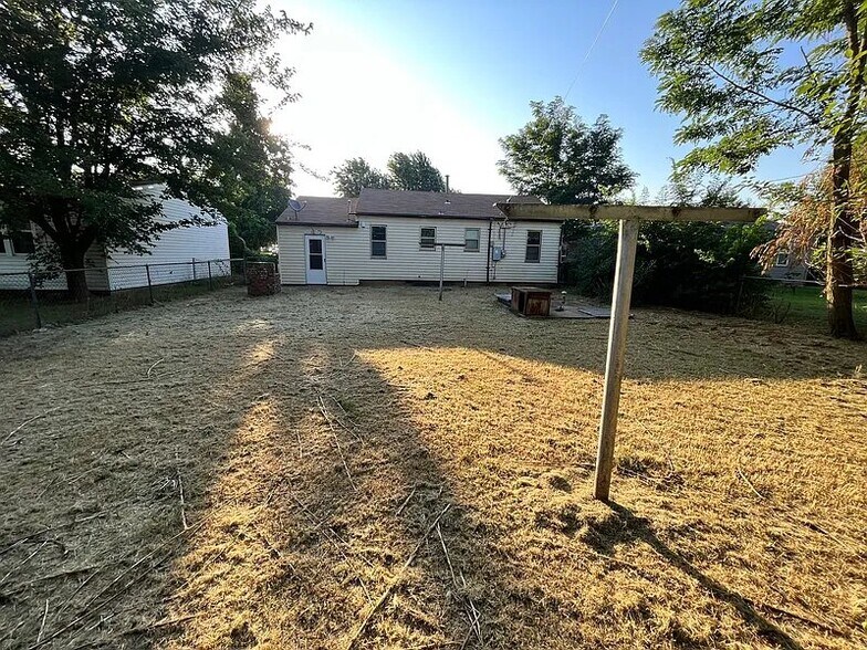 Building Photo - 1407 Felix Pl