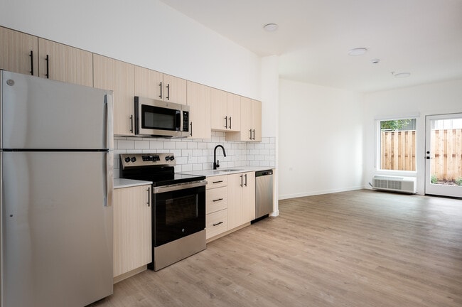 3 Bed 2 Bath Townhome - The Wes