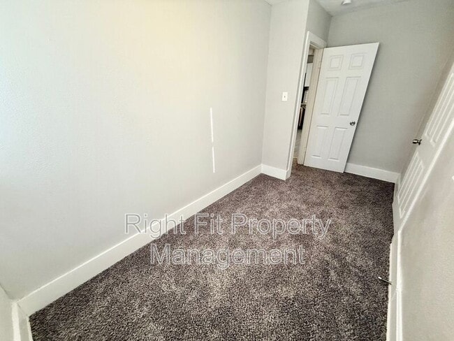 Building Photo - 1211 Lind St