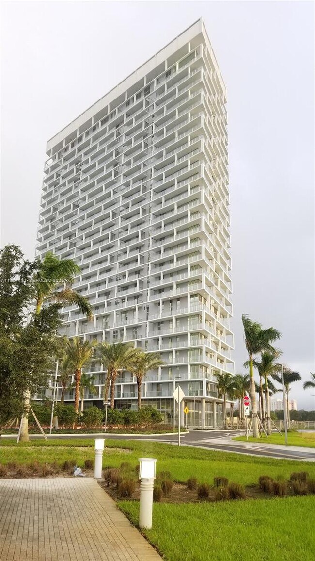 Building Photo - 2000 Metropica Wy
