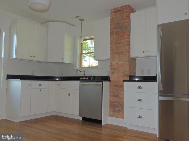 Building Photo - 5511 Williams Rd