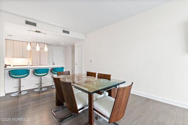 Building Photo - 15 Morris Ave